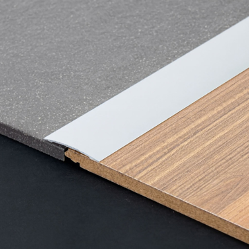 Slika ALU prelazna lajsna istog nivoa 40x3 mm srebrna 2,7 m